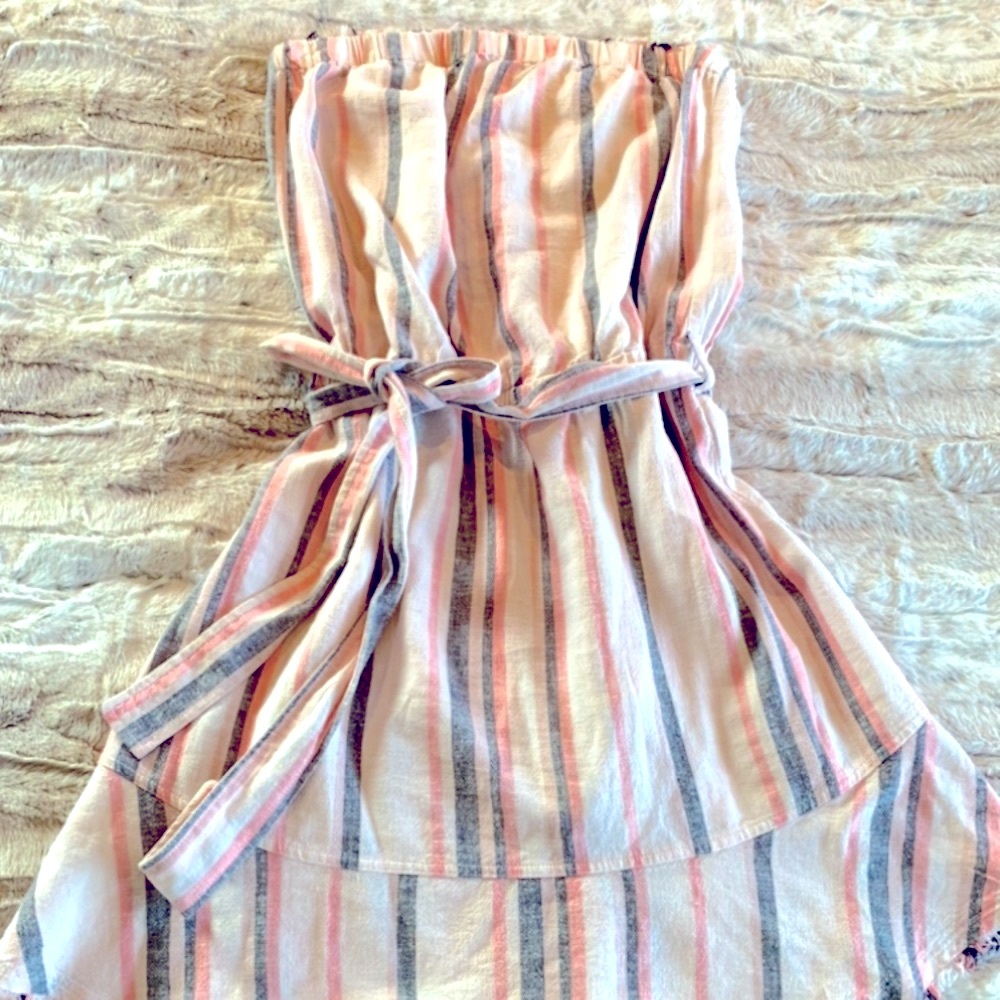 Cloth & Stone strapless stripped dress.